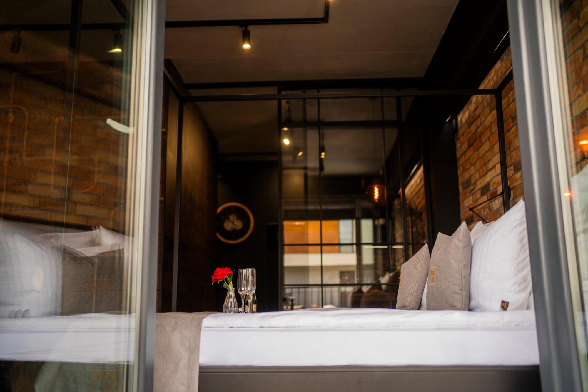 Aparthotel Zator Industrial 58 Jacuzzi Exterior photo